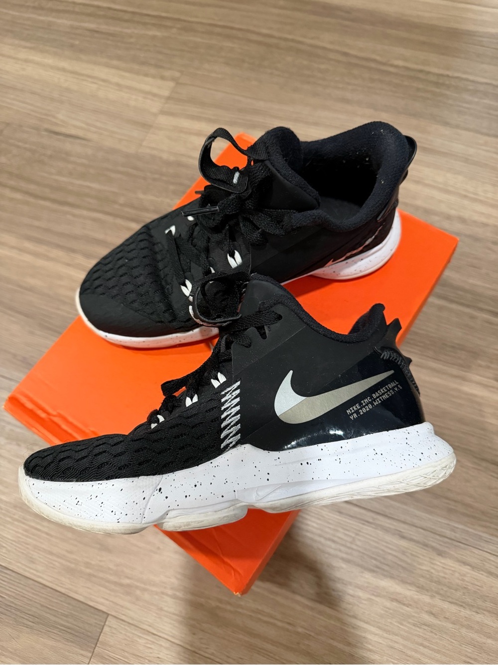 Nike LeBron Witness Sneakers